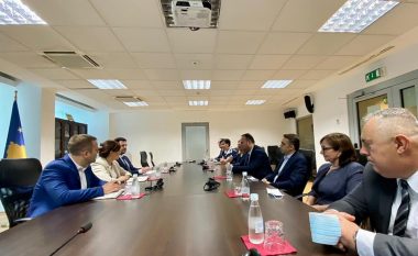 Ministrja Haxhiu takon anëtarët e Komisionit për Dhënien e Provimit të Jurisprudencës