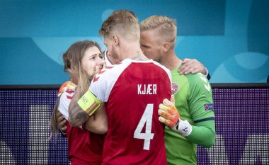 Schmeichel thotë se është krenar që ka një kapiten si Kjaer – pas incidentit tragjik të Eriksenit