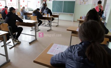 Mbi 70 mijë nxënës në shkollat e mesme të Kosovës, gjimnazet më të preferuara nga vajzat