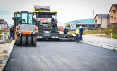 ​Fillon asfaltimi i shtresës së parë në rrugën Prishtinë-Podujevë