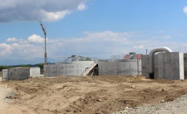 ​ ​Vazhdon ndërtimi i impiantit për ujërat e ndotura në Gjakovë