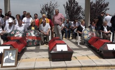 Varrosen eshtrat e tre personave të zhdukur nga lufta e fundit në Kosovë