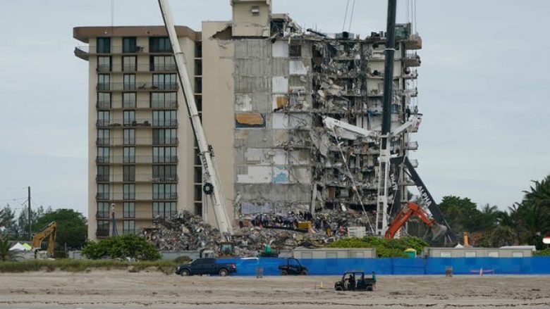 Shkon në 20 numri i viktimave shkaku i shembjes së ndërtesës në Florida