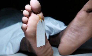 Ndodh edhe kjo në Spanjë, të burgosurin e shpallën të vdekur  tre mjekë – zgjohet para se t’i bëhet autopsia