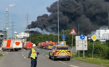 Shpërthen inceneratori në Gjermani, tymi i zi mbulon qytetin