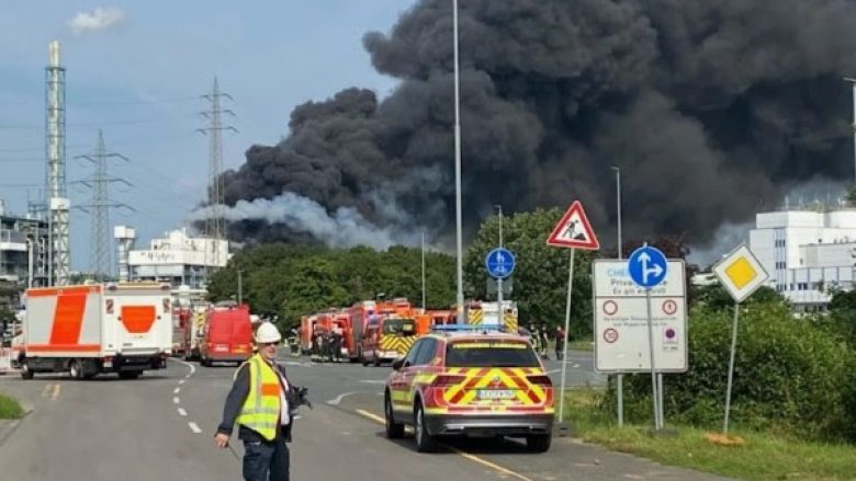 Shpërthen inceneratori në Gjermani, tymi i zi mbulon qytetin