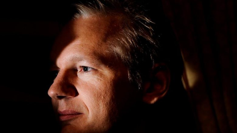 Ai nuk është më qytetar i tyre, Ekuadori ia merr shtetësinë Julian Assange