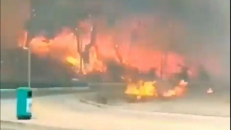 Zjarr i madh në zonat e pyllëzuara në Antalia, erërat po e shtyjnë zjarrin drejt zonave të banuara