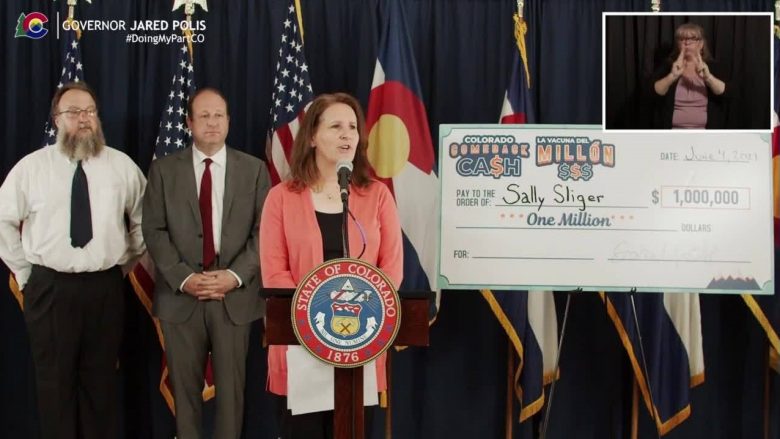 Një nënë e katër fëmijëve fiton një milion dollarë në lotarinë e vaksinimit në Colorado