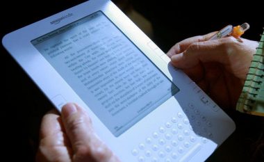 Kindles më të vjetër mund të humbasin lidhjen me internet