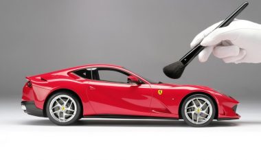 Ky Ferrari kushton më pak se 10,000 euro, por nuk mund t’a ngisni atë