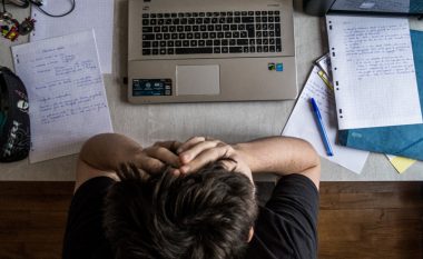 Ulja para kompjuterit është një mënyrë e sigurt për depresionin