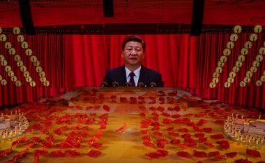 Populli kinez urdhërohet të mendojë si presidenti, Xi Jinping