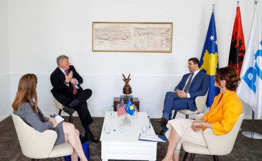 Krasniqi takoi ambasadorin Kosnett: Bashkërendimi i Kosovës me SHBA-të është vital dhe i pazëvendësueshëm