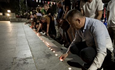 Në sheshin “Adem Jashari” në Skenderaj, ndizen qirinj për bashkatdhetarët që vdiqën në Kroaci