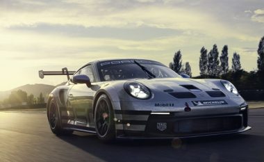 Shikoni se sa shpejt Porsche kap shpejtësinë 320 km/orë
