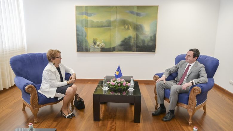 Kryeministri Kurti dhe ish eurodeputetja Doris Pack flasin për dialogun Kosovë-Serbi