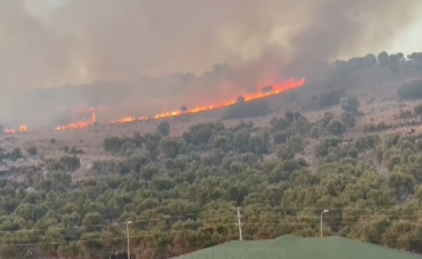 ​Situata del jashtë kontrollit në Ksamil, vatra e zjarrit shumë pranë banesave