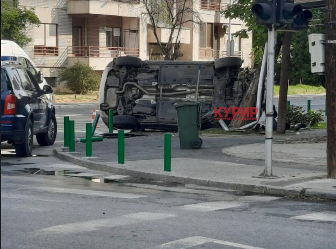 Rrokulliset automjeti i policisë në Shkup, lëndohen tre policë