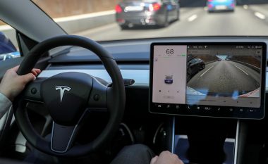 Tesla Model 3 është përsëri e sigurt përkundër mungesës së sensorëve të radarit