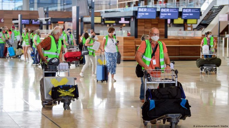 Masa të reja shkaku i coronavirusit – Udhëtarët duhet të tregojnë njërin prej këtyre dokumenteve për të hyrë në Gjermani