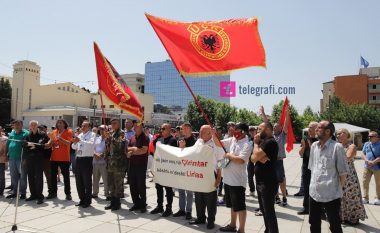 “Unë jam veç një çlirimtar, kështu më deshi liria”, protestë në Prishtinë në përkrahje të ish-komandantëve të UÇK-së