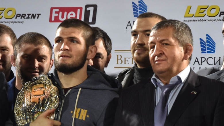 Khabib me shkrim emocionues në një vjetorin e vdekjes së babait të tij