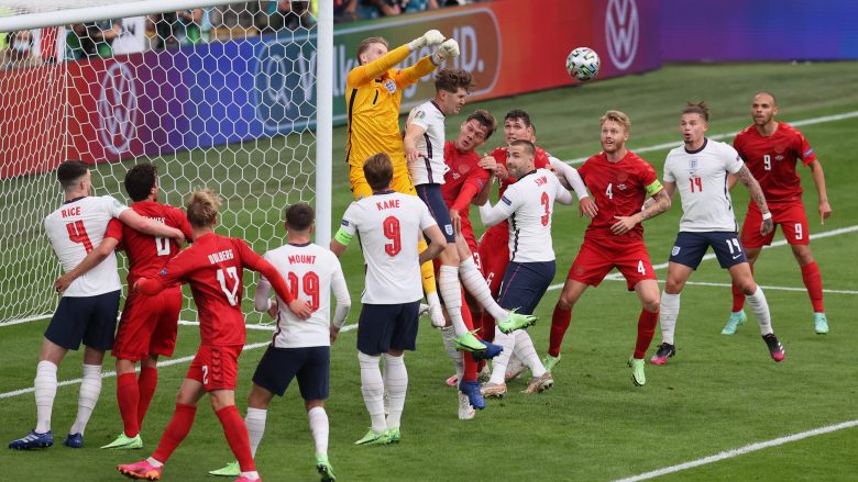 Pjesa e parë, Angli 1-1 Danimarkë: Gjysmëfinale e jashtëzakonshme në Wembley