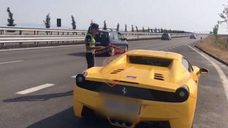 Polaku me patentë false në Shqipëri e vozitë Ferrarin me 231 km/h