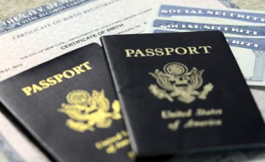 Blinken: SHBA-ja po planifikon të vendos opsionin e tretë gjinor në pasaporta