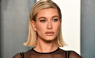 Hailey Bieber tregon ngjyrën e saj të re më të errët të flokëve