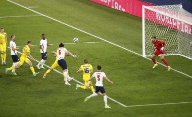 Anglia e nis furishëm pjesën e dytë, i shënon dy gola të shpejtë Ukrainës