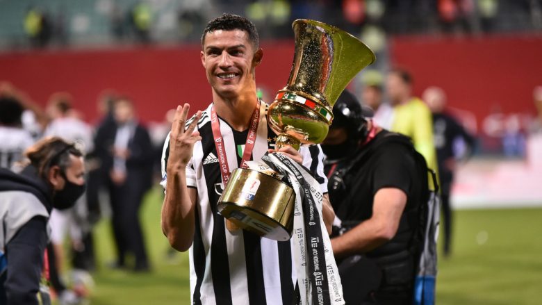 Pse Juventusi ende nuk ka bërë asnjë njoftim për largimin e Cristiano Ronaldos?