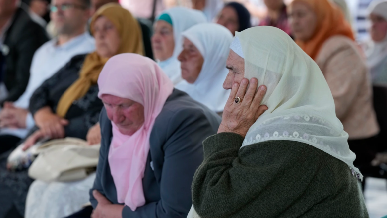 Rrëfimi për gruan që vdiq pa e varrosur djalin e saj, i cili u vra në gjenocidin e kryer në Srebrenicë