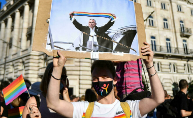 Viktor Orban i Hungarisë thirr referendumin mbi ligjin anti-LGBTQ