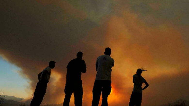 Disa të vdekur, shtëpi të evakuuara – ndërsa Qipro po përjeton zjarrin më të keq në pyje në dekada
