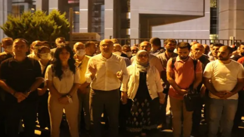 Predikuan religjionin në gjuhën e tyre, arrestohen disa kurdë në Turqi