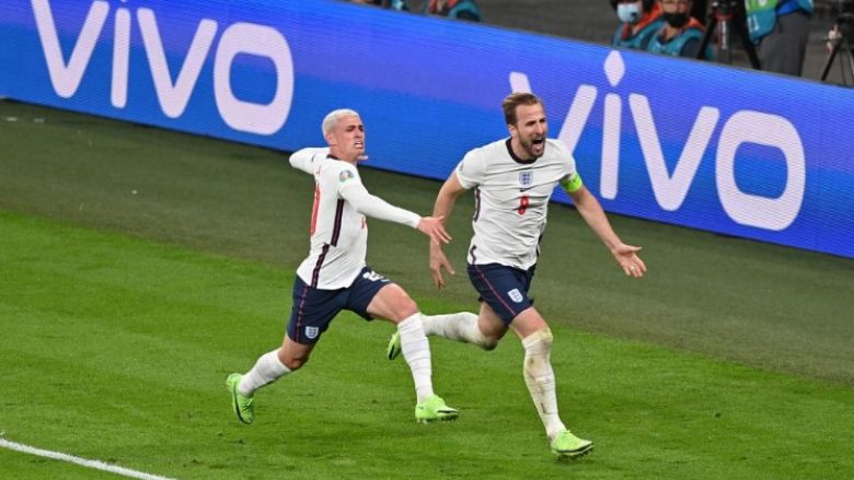 Anglia në epërsi, Harry Kane shënon pas topit të kthyer nga penaltia e huqur