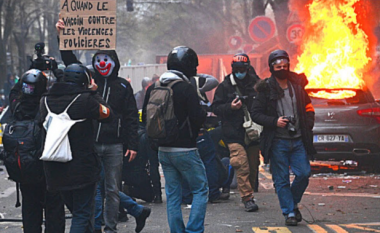 Protesta kundër masave të reja, policia përdori gaz lotsjellës në Paris