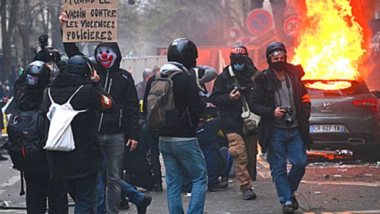 Protesta kundër masave të reja, policia përdori gaz lotsjellës në Paris