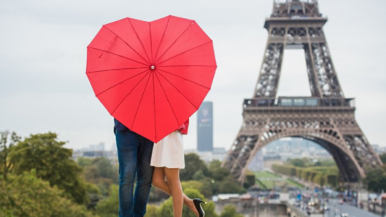 Pse francezët pothuajse kurrë nuk thonë “Të dua”?