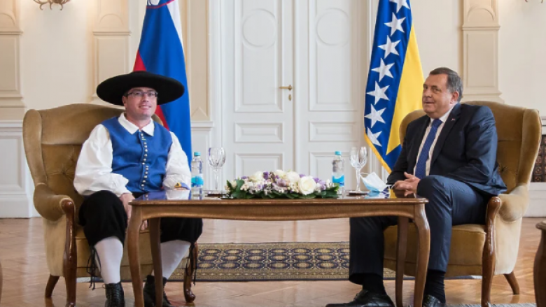 Ambasadori slloven befason të gjithë gjatë një takimi zyrtar në Bosnje