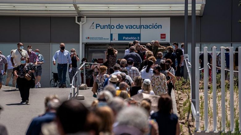 Ursula von der Leyen: 70 për qind e të rriturve në BE kanë marrë së paku një dozë të vaksinës kundër COVID-19