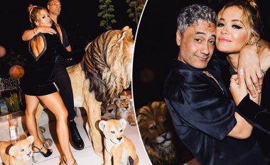 Rita Ora dhe Taika Waititi po vazhdojnë të kenë një lidhje të fortë – fotografohen së bashku në festa të ndryshme me të famshëm