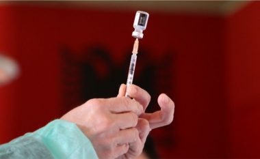 Të hënën nis vaksinimi i personave mbi 18 vjeç në Shqipëri