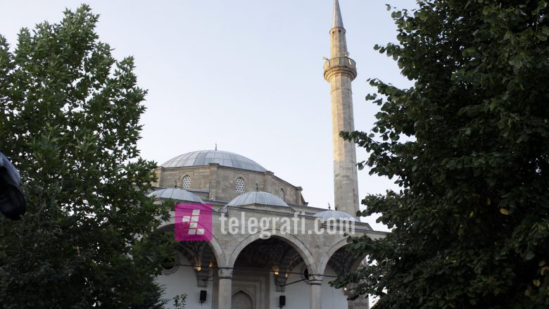Në xhamitë e Kosovës sot ligjërohet për rëndësinë e vaksinimit antiCOVID