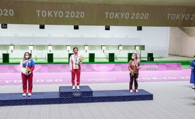 Yang Qian e Kinës fiton medaljen e parë të artë në “Tokio 2020”