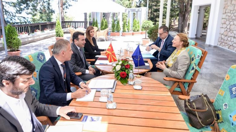 Zaev në takim me sekretaren e përgjithshme të KE-së: Konfliktet në rajon janë e kaluar, bashkëpunimi është e tashmja dhe e ardhmja jonë