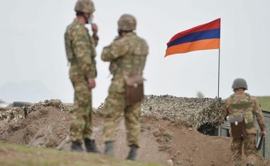 Azerbajxhani dënoi me gjashtë vjet burg 13 ushtarë armenë