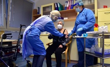 Sllovenia ka gjetur mënyrën sesi t’i detyrojë qytetarët të vaksinohen kundër COVID-19